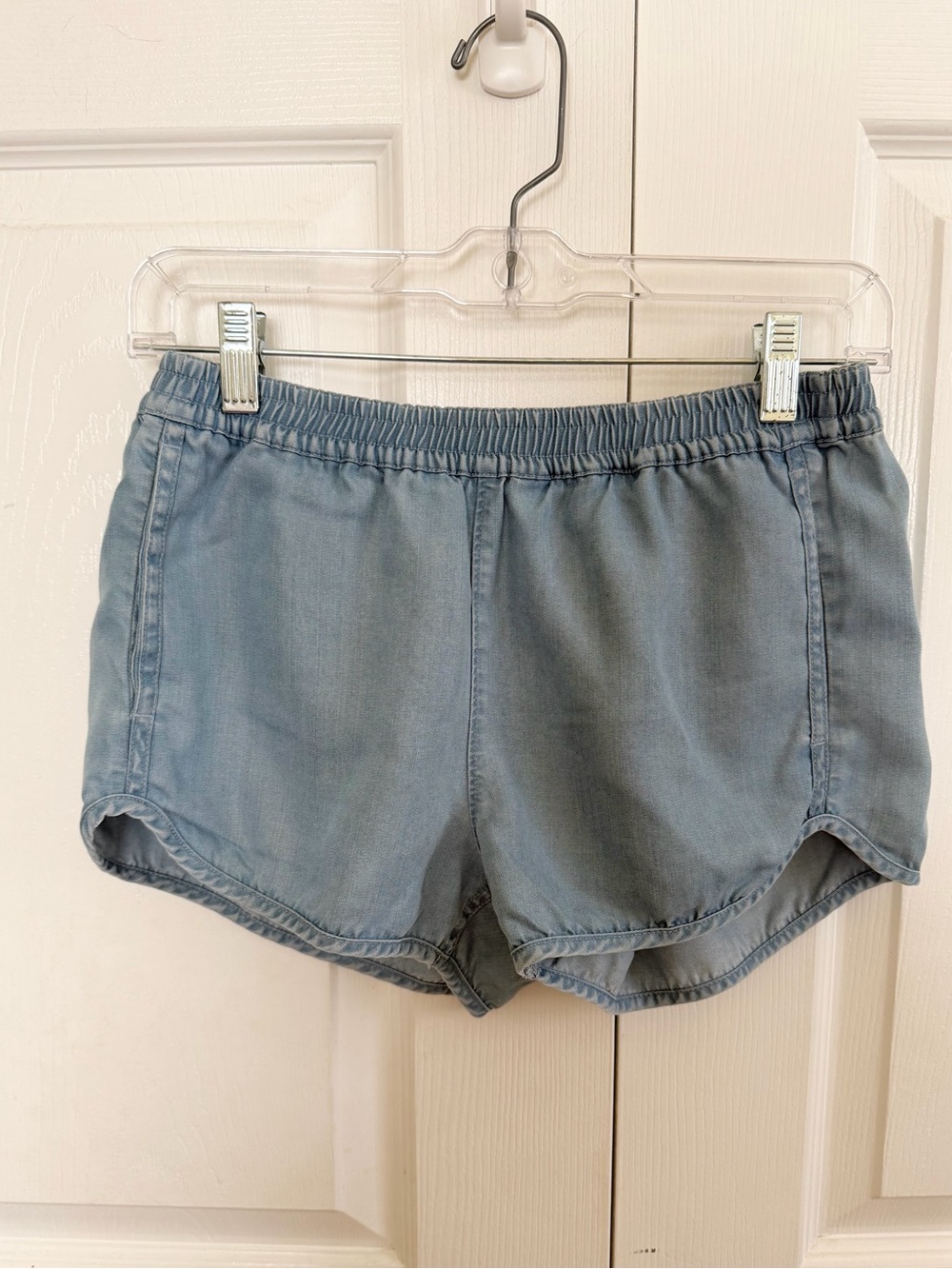 5 for $25! RVCA Women's Light Blue Denim-Look Elastic Waist Shorts